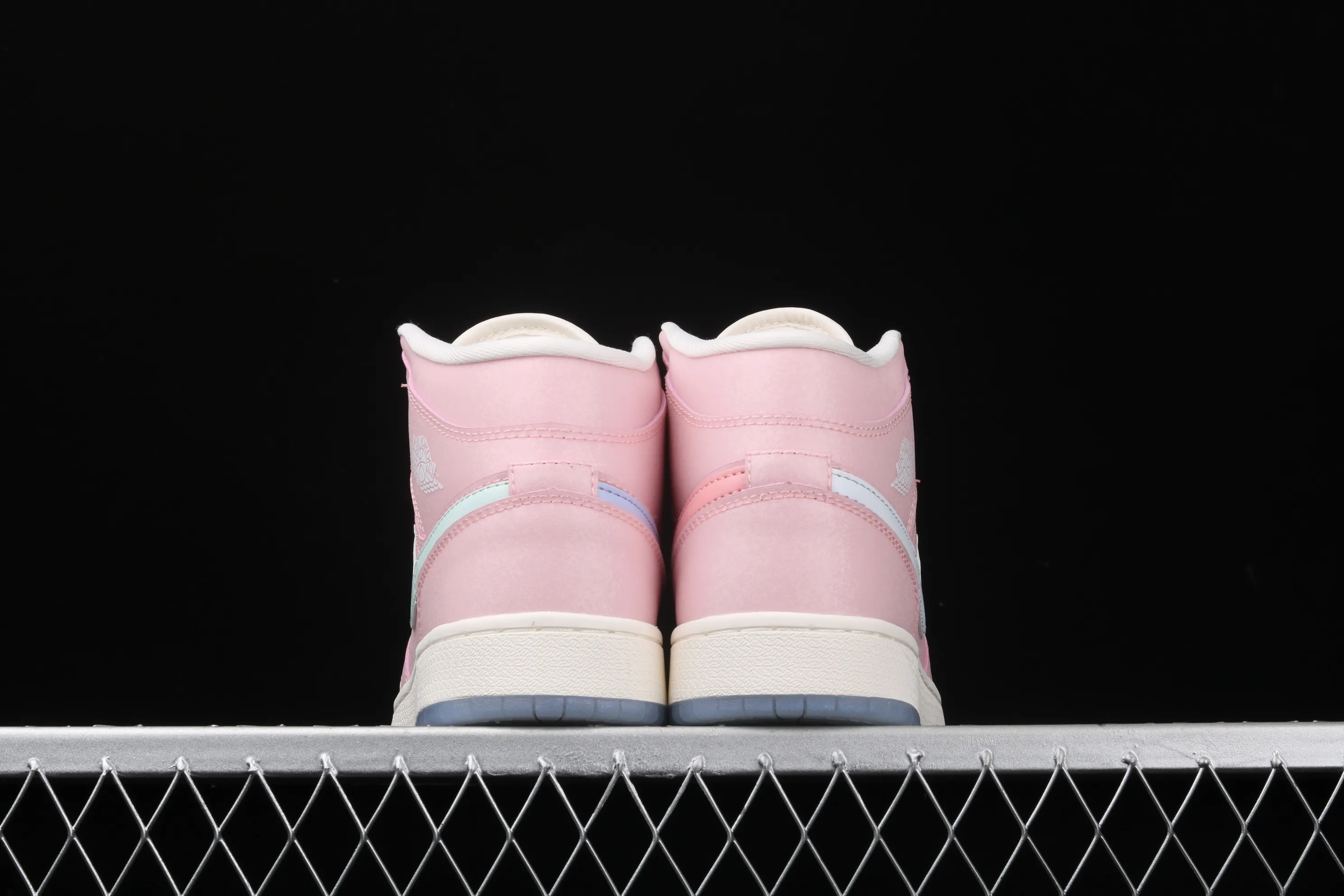 All categories Air Jordan Jordan series basketball shoes Air Jordan 1 Mid Air Jordan 1 Mid AJ1 Joe 1 mid-top goddess pink mandarin duck 555112-600